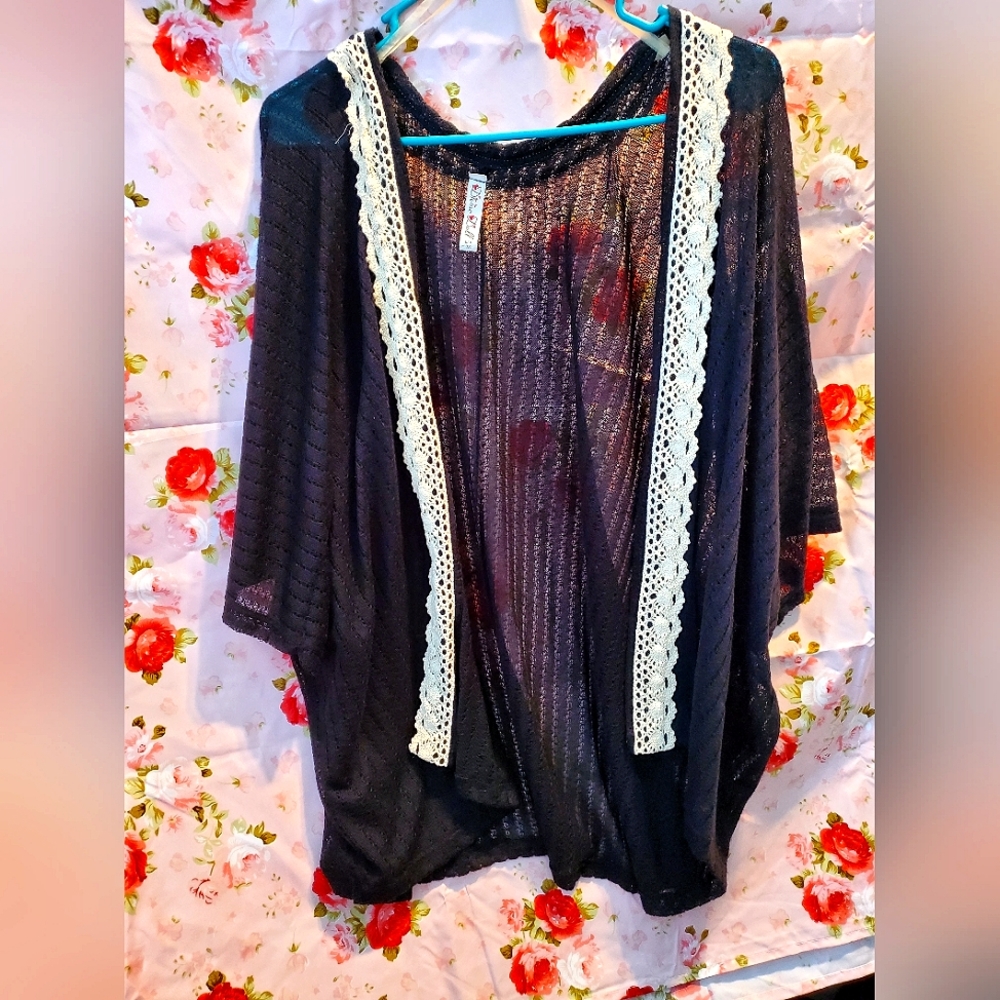 Divine Doll Plus Size 3X Short Sleeve Cardigan